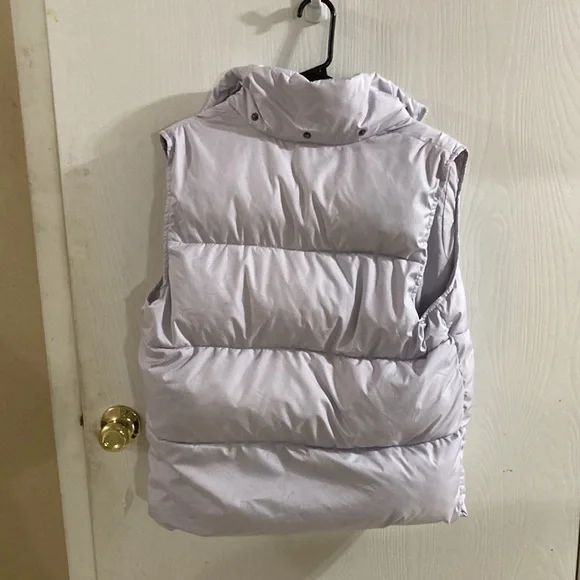 Arizona Jean Company Women's Light Lavender Puffer Vest. XS - Picture 4 of 5